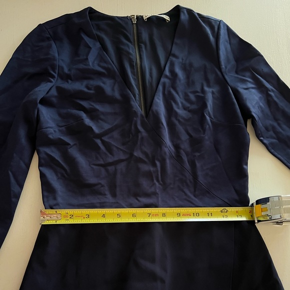 Alice and Olivia Sapphire Evette Dress - Picture 6 of 9